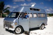Ford am Strand von Tulum