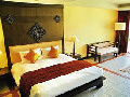 Royal Bang Sak Beach Resort: Zimmer